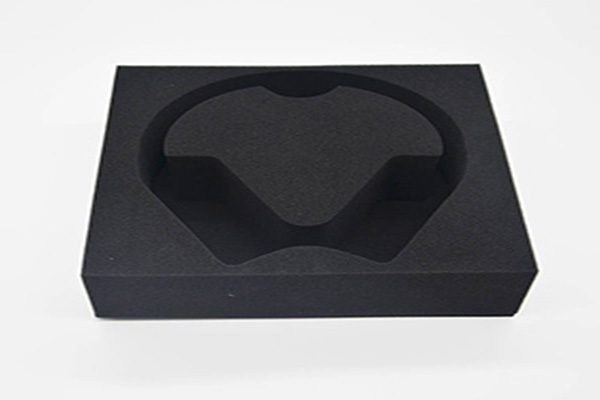What are the main advantages of packaging sponge