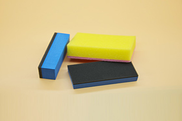What are the characteristics of cleaning sponges in the kitchen
